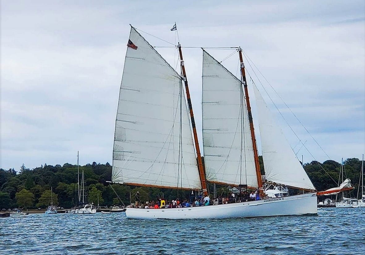 What Type of Sailboat is This? - American Sailing