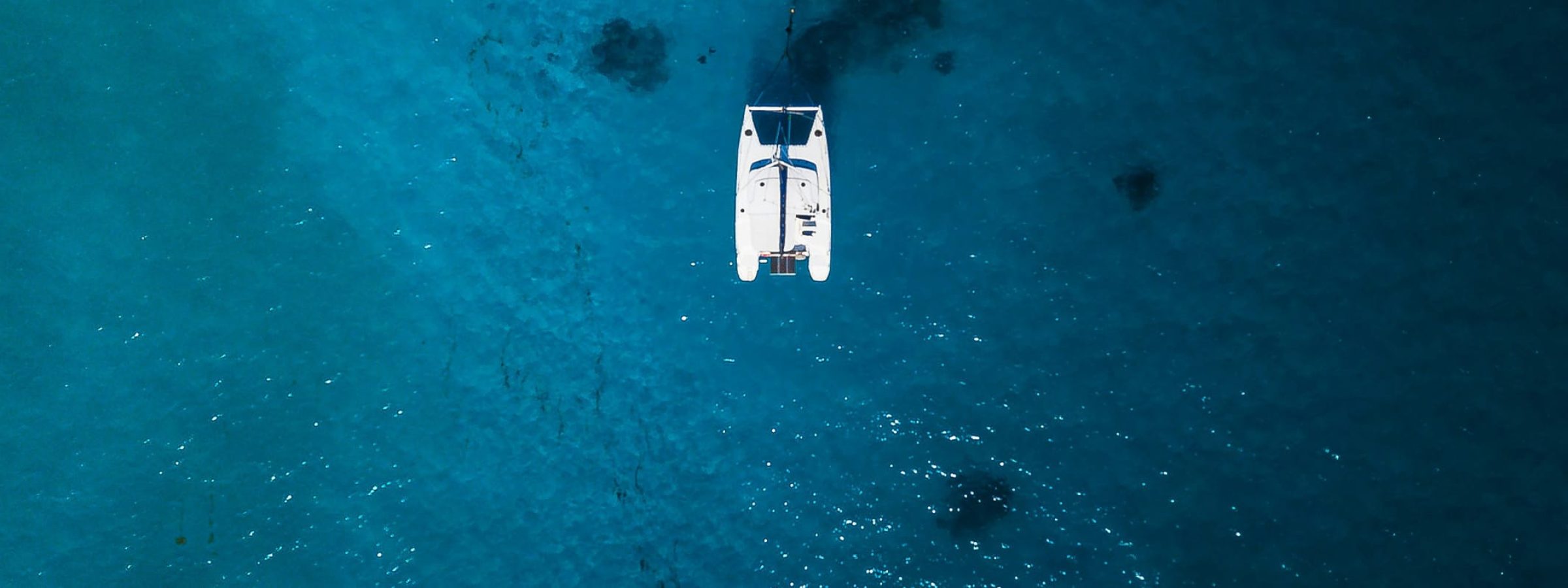 Online-Class-2026-06-Catamaran-vs-Monohull-Featured-2400x800