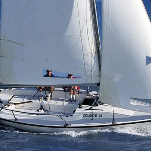 The safest and most comfortable sailboat for training sailing